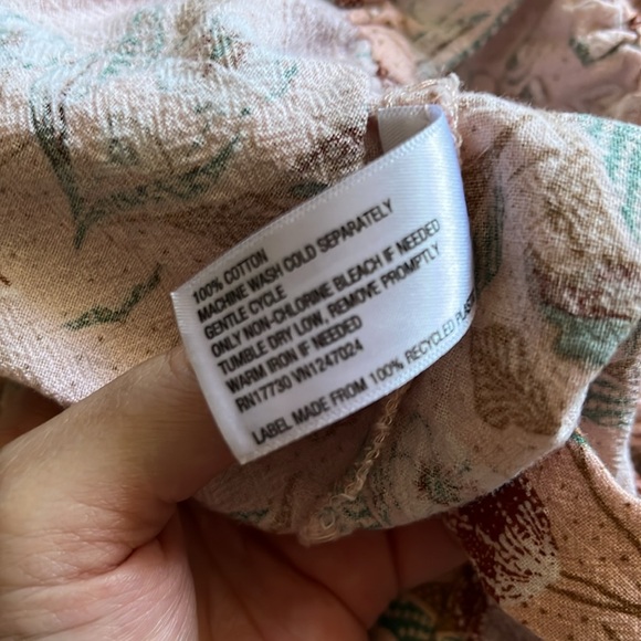 Universal Thread Floral Pink Sleeveless Top - Picture 7 of 7